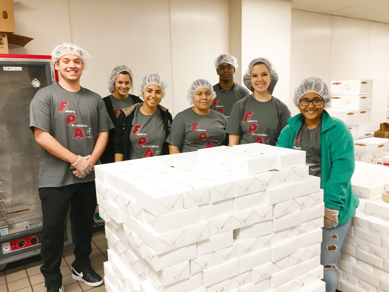 Future Physicians of America Packs Meals on Wheels